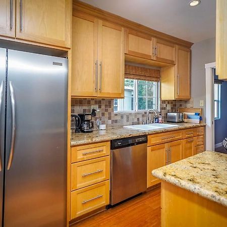 Stylish 2 Bed & 2 Bath At The Heart Of Hollywood With Free Parking - One Car Only Apartman Los Angeles Kültér fotó