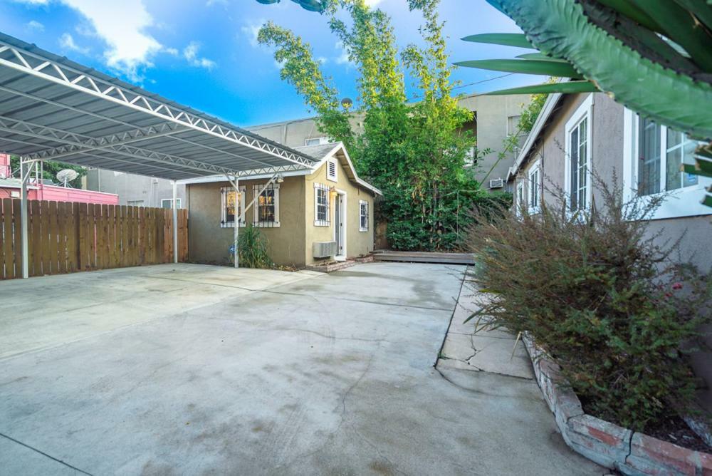 Stylish 2 Bed & 2 Bath At The Heart Of Hollywood With Free Parking - One Car Only Apartman Los Angeles Kültér fotó