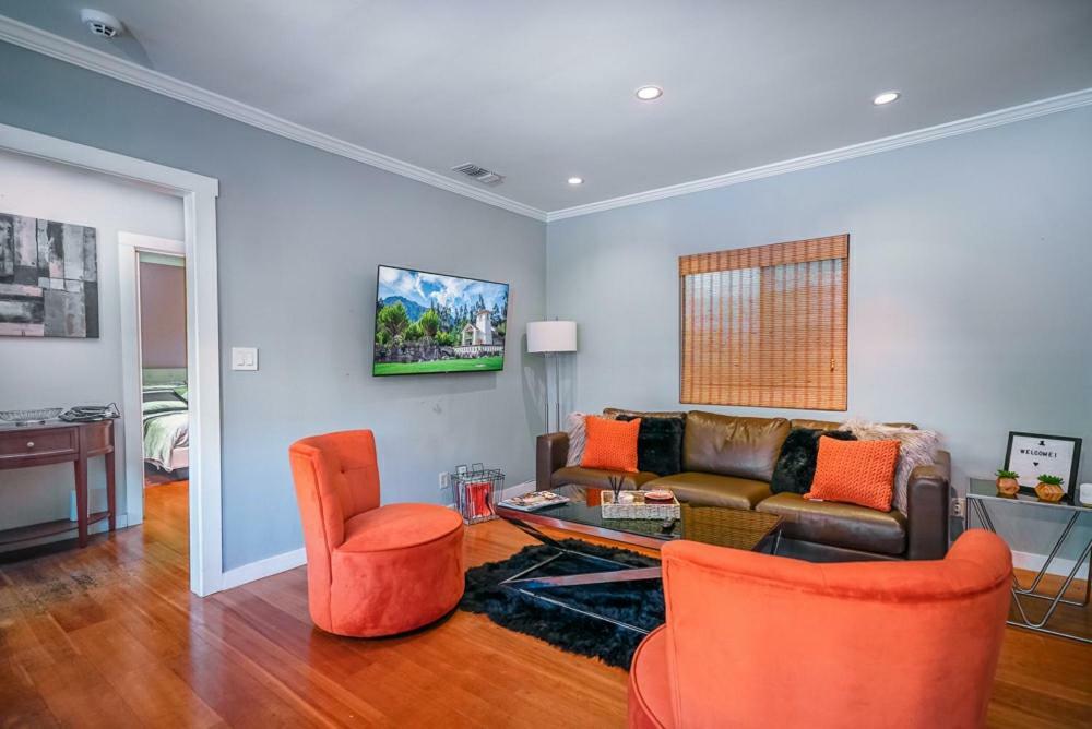 Stylish 2 Bed & 2 Bath At The Heart Of Hollywood With Free Parking - One Car Only Apartman Los Angeles Kültér fotó